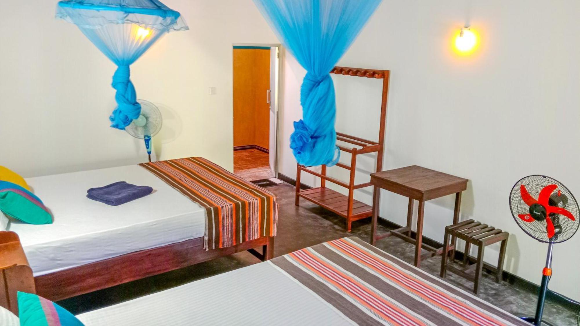 Hotel Pride Rock & Tree House 2*